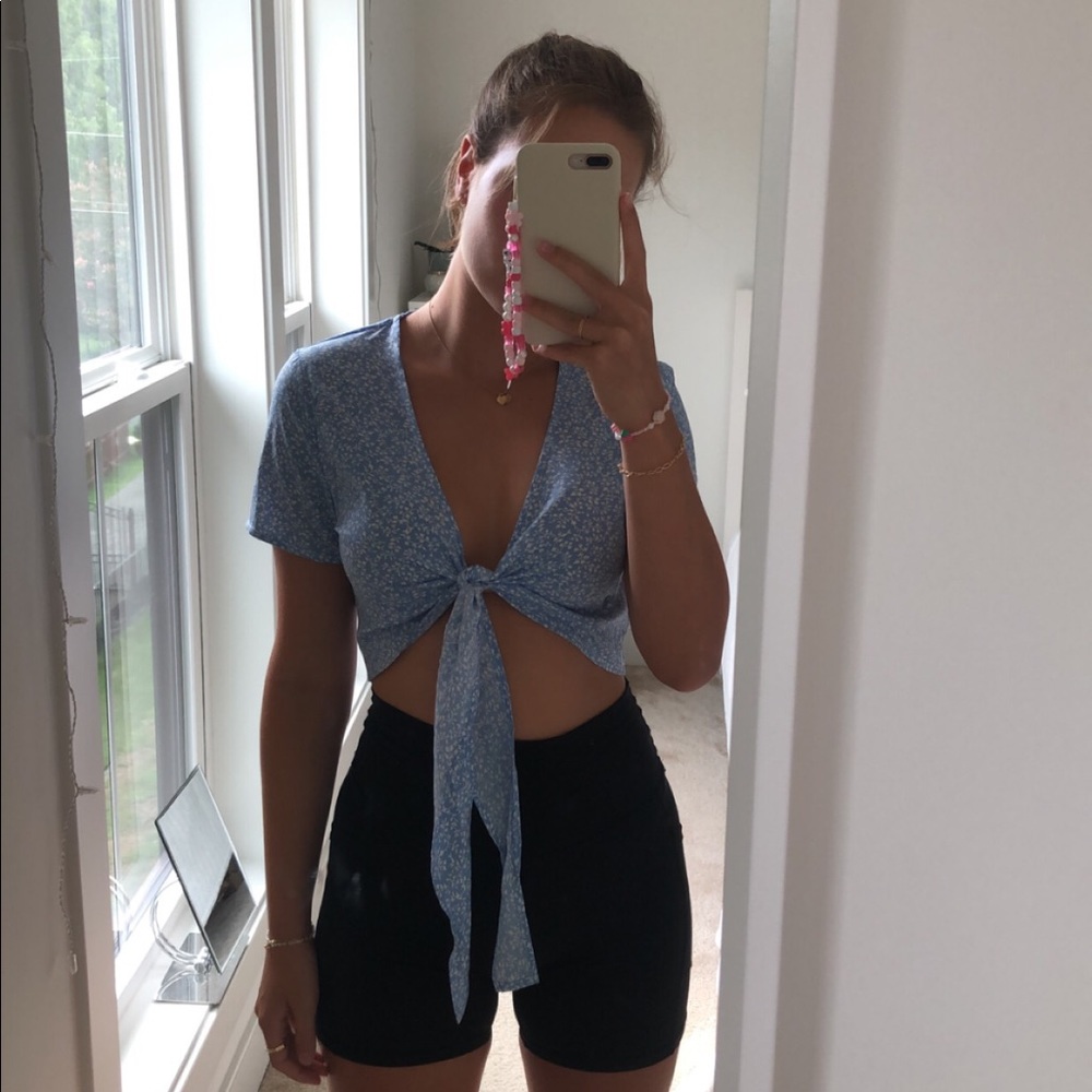 NEW cropped blue & white floral wrap top - Picture 2 of 12